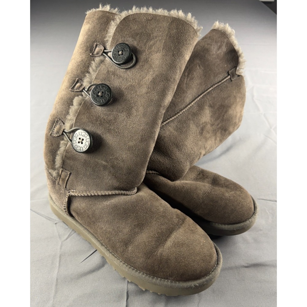 UGG Bailey Button Triplet II Boots Womens 9 Gray Suede Sheepskin Tall 1016227